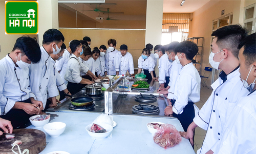 lớp trung cấp nấu ăn thực h&agrave;nh