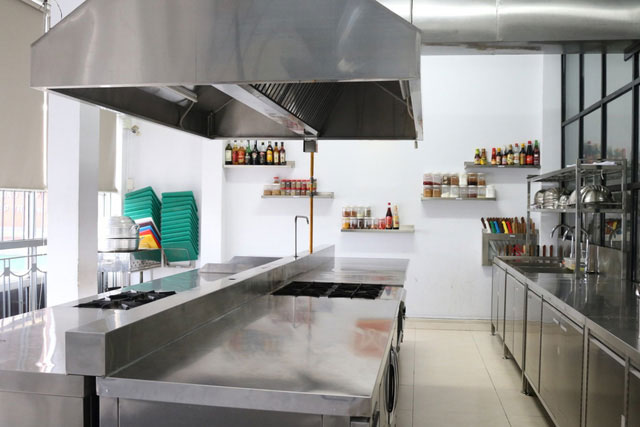 Ph&ograve;ng thực h&agrave;nh nấu ăn