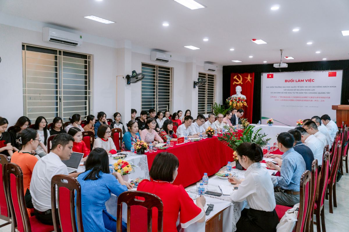 Đội Ngũ Giảng Vi&ecirc;n Đại Học Quốc Tế Bắc H&agrave;