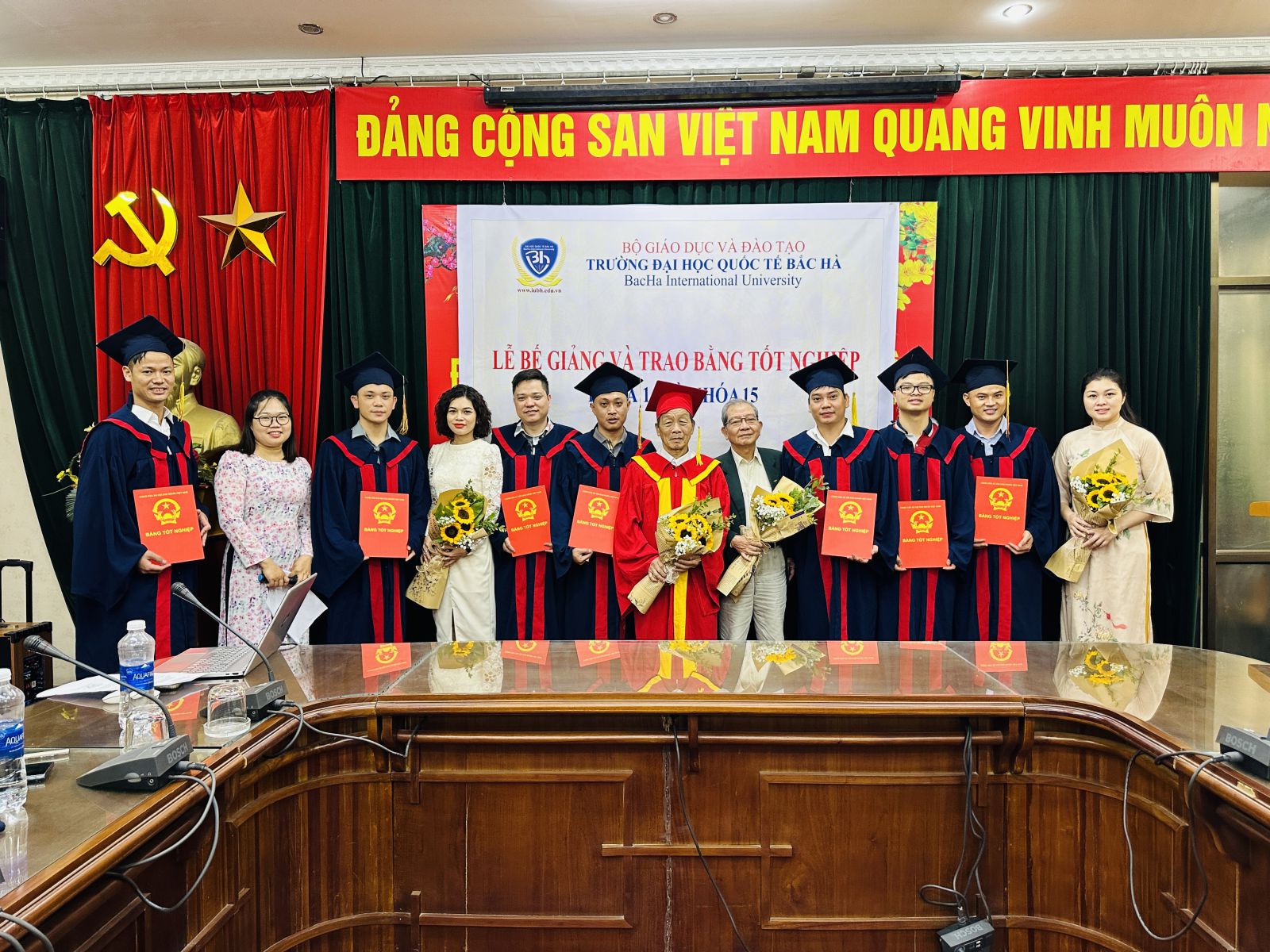 Cơ Hội Nghề Nghiệp Đại Học Quốc Tế Bắc H&agrave;