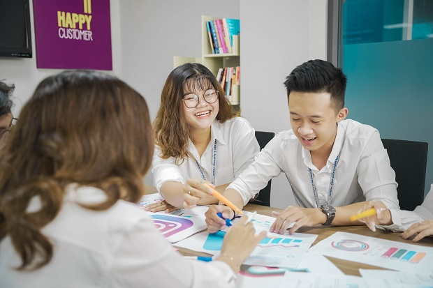 Ai n&ecirc;n học đại học trực tuyến ng&agrave;nh quản trị doanh nghiệp