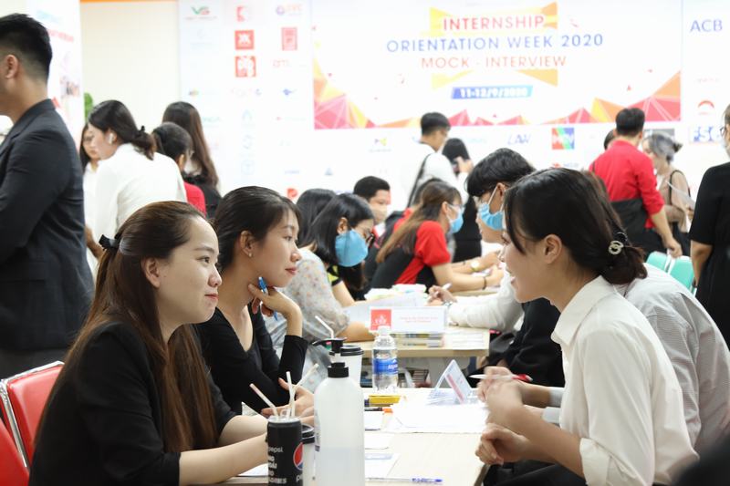 ưu điểm khi học hệ từ xa ng&agrave;nh quản trị kinh doanh