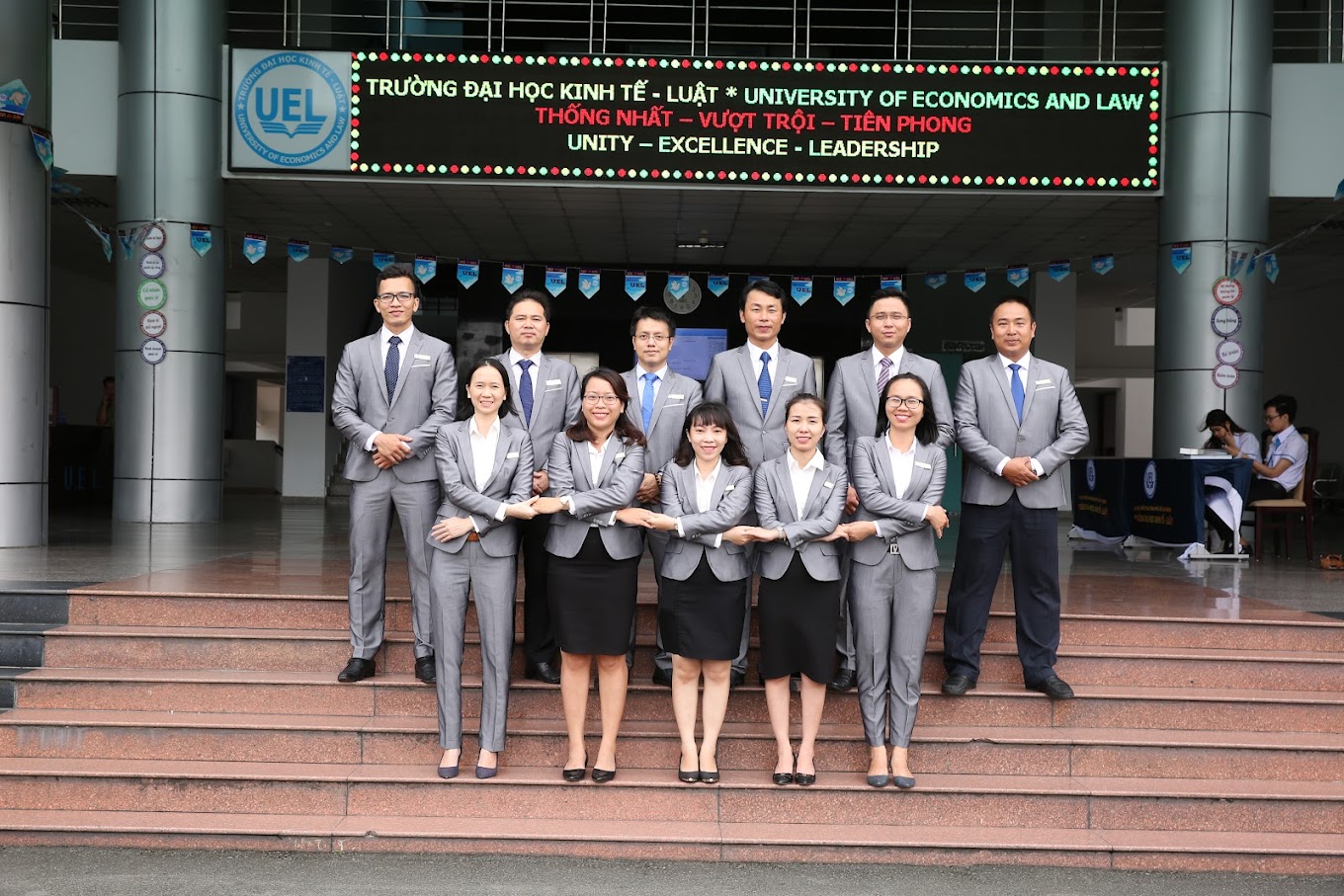 Đội ngũ giảng vi&ecirc;n v&agrave; nghi&ecirc;n cứu khoa học Đại học Kinh tế - Luật