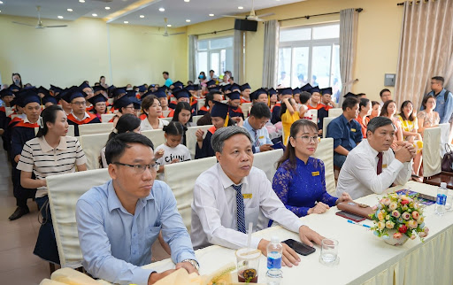 Đội ngũ giảng vi&ecirc;n Trường Đại học Lao động - X&atilde; hội