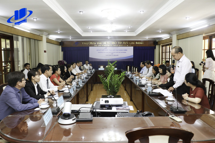 Đội Ngũ Giảng Vi&ecirc;n v&agrave; Nghi&ecirc;n Cứu Đại Học Mở TP. HCM