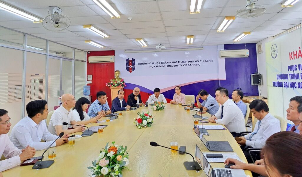 Đội Ngũ Giảng Vi&ecirc;n v&agrave; Nghi&ecirc;n Cứu Trường Đại Học Ng&acirc;n H&agrave;ng TP. HCM