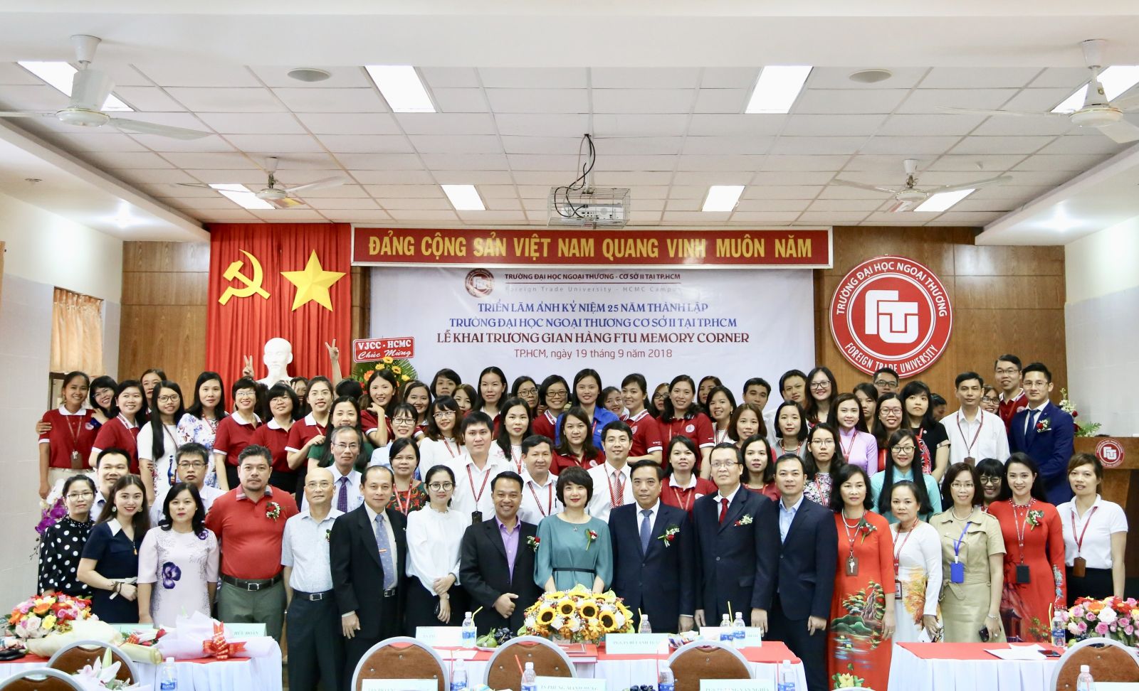 Đội ngũ giảng vi&ecirc;n Đại học Ngoại thương Cơ sở 2