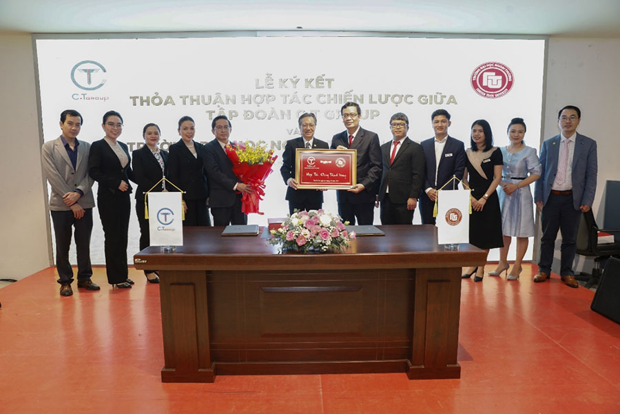 Đại học Ngoại thương Cơ sở 2 Hợp t&aacute;c quốc tế