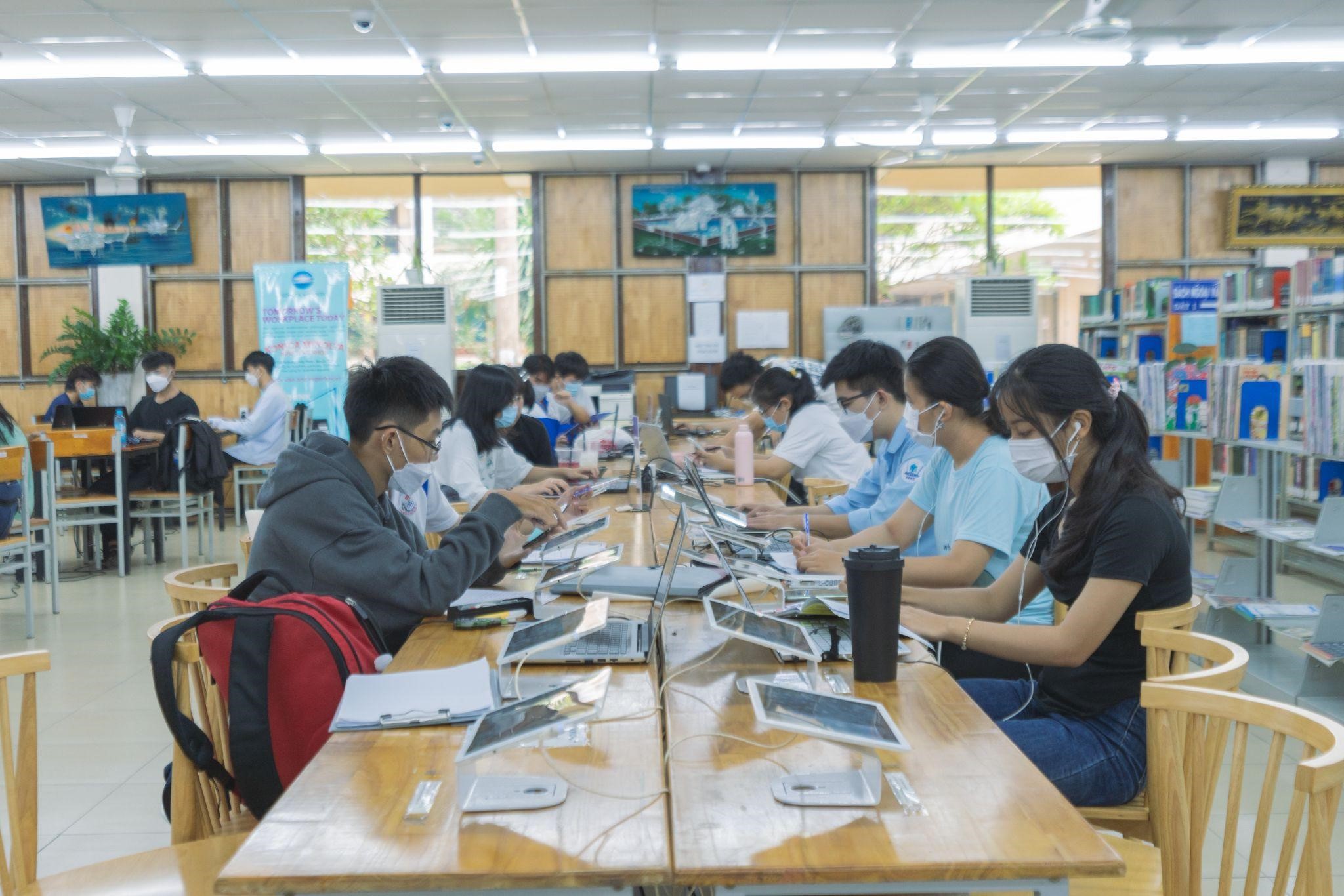 Đ&agrave;o Tạo v&agrave; Nghi&ecirc;n Cứu Khoa Học Trường Đại Học Sư Phạm Kỹ Thuật TP. Hồ Ch&iacute; Minh