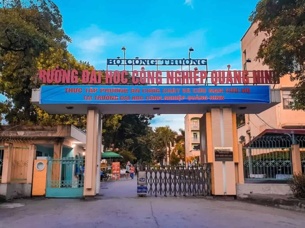 Giới Thiệu Về Trường Đại Học C&ocirc;ng Nghiệp Quảng Ninh