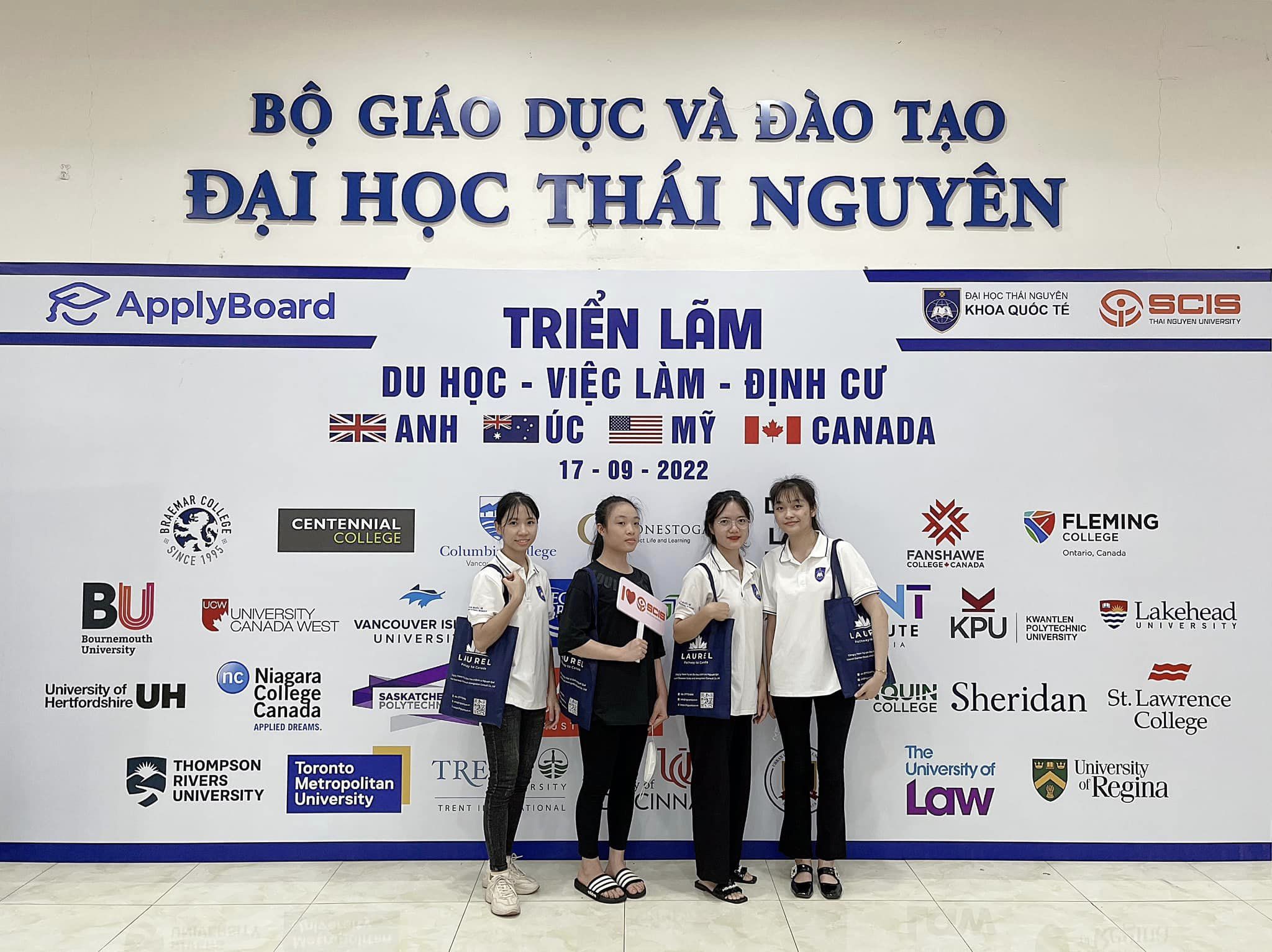 Lịch sử h&igrave;nh th&agrave;nh v&agrave; ph&aacute;t triển Khoa Quốc Tế