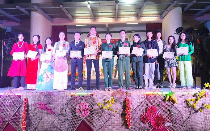 Hoạt Động Sinh Vi&ecirc;n S&ocirc;i Nổi