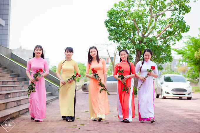 Cơ Cấu Tổ Chức và Đội Ngũ Giảng Viên