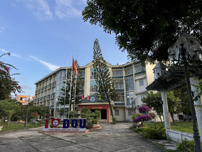 Cơ Cấu Tổ Chức Và Đội Ngũ Giảng Viên