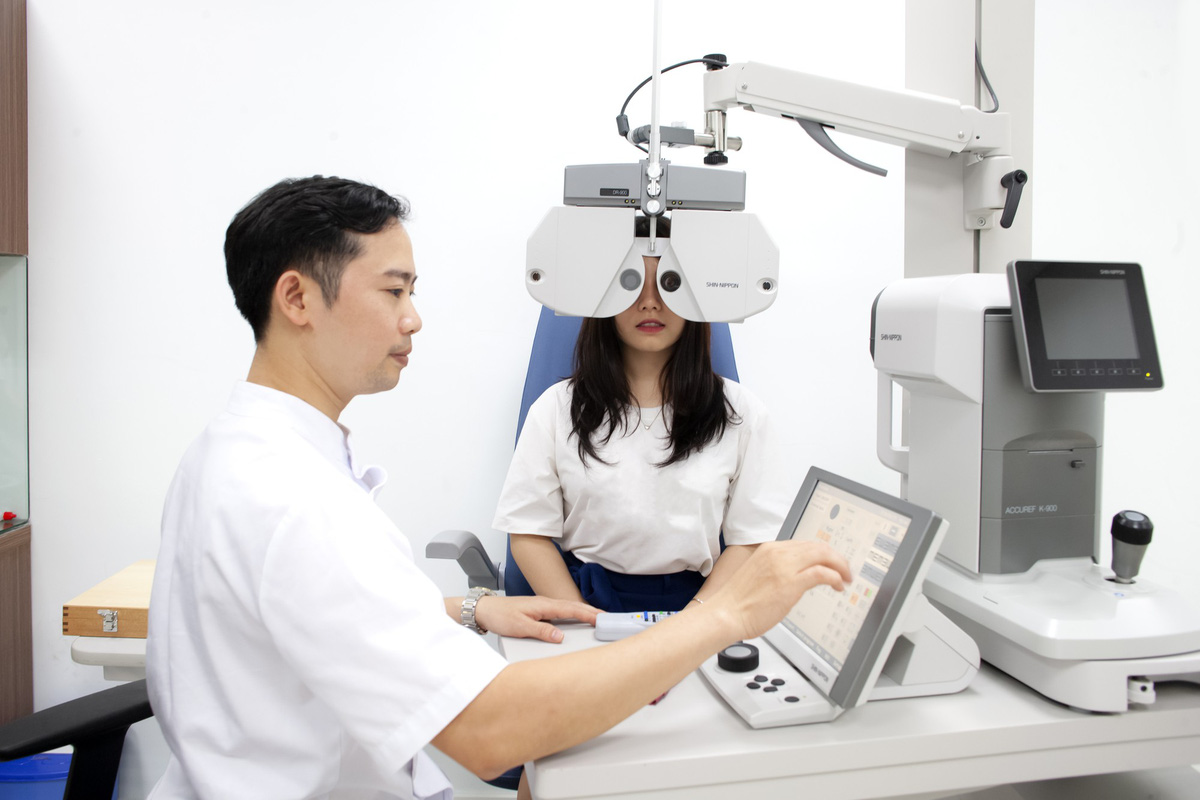 Ng&agrave;nh kh&uacute;c xạ nh&atilde;n khoa thi khối g&igrave;