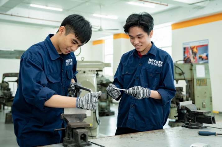 Ng&agrave;nh Kỹ thuật cơ kh&iacute; Thi Khối N&agrave;o